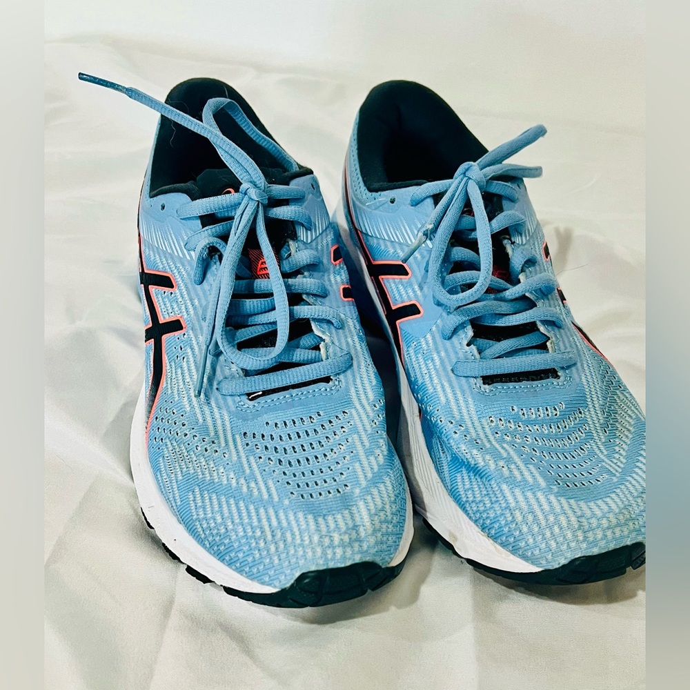 ASICS Women's GT-2000 Running Sneakers US size 8